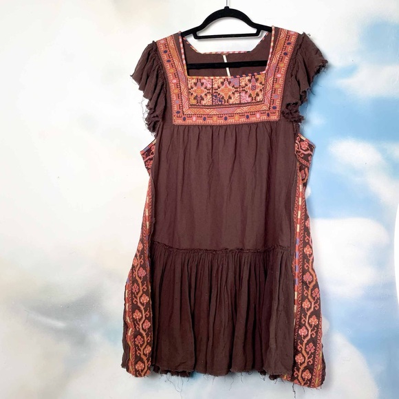 Free People Dresses & Skirts - Free People embroidered mini dress